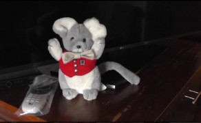 Straus’s Nude Showers Straus’s Nude Showers